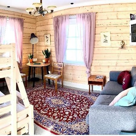 Scenic Small Guesthouse On Horse Farm By The Lake Froso Exterior foto