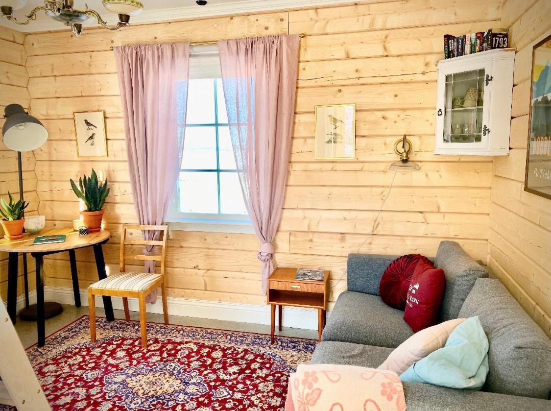Scenic Small Guesthouse On Horse Farm By The Lake Froso Exterior foto